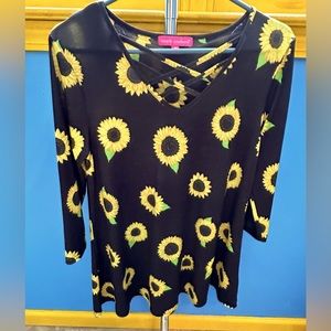 Simply southern black woman’s top sunflower print Medium